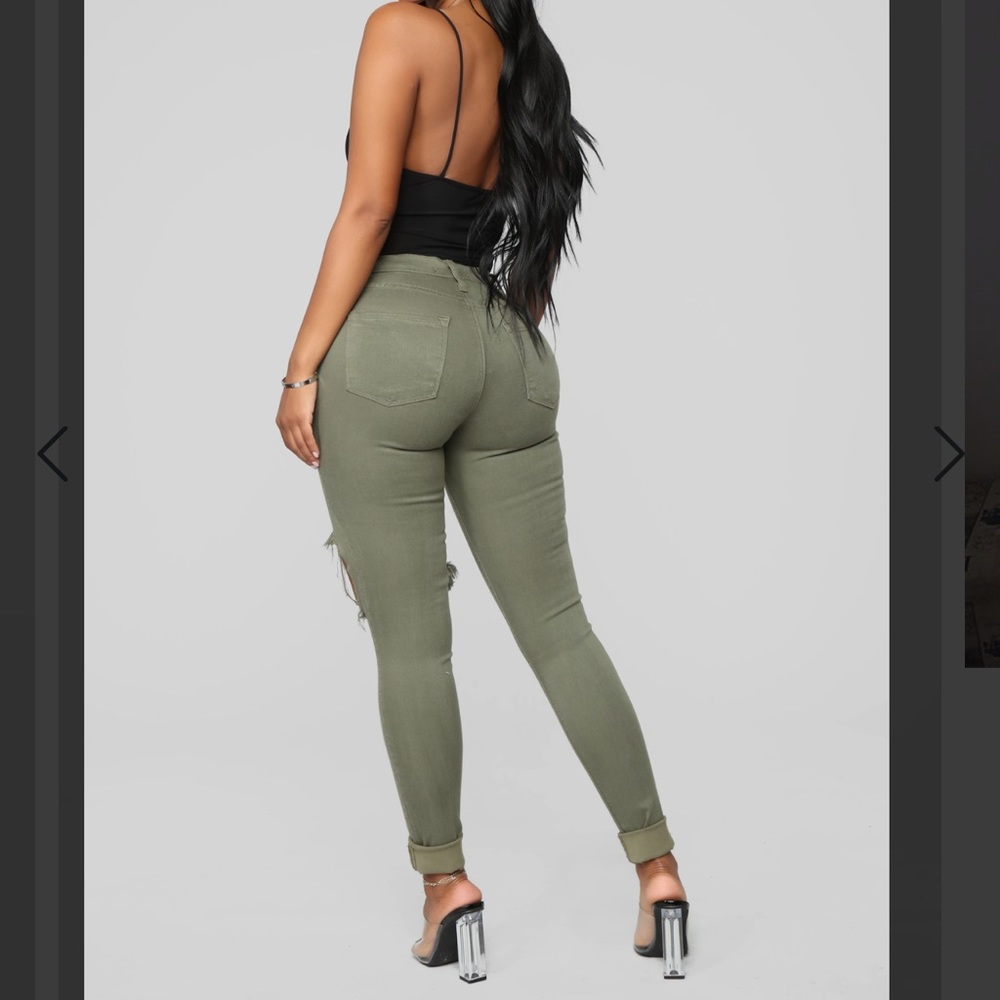High-Waisted FashionNova Jeans 🍃